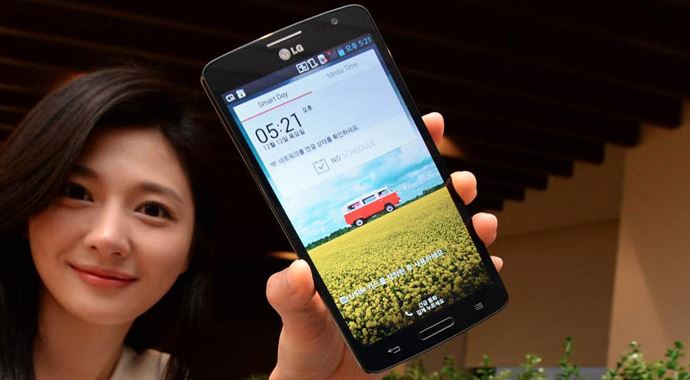 LG&#039;nin dev ekranlı akıllı telefonunu görücüye çıktı