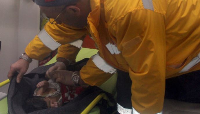 Giresun&#039;da ayakkabılığa bırakılmış 1 günlük bebek bulundu