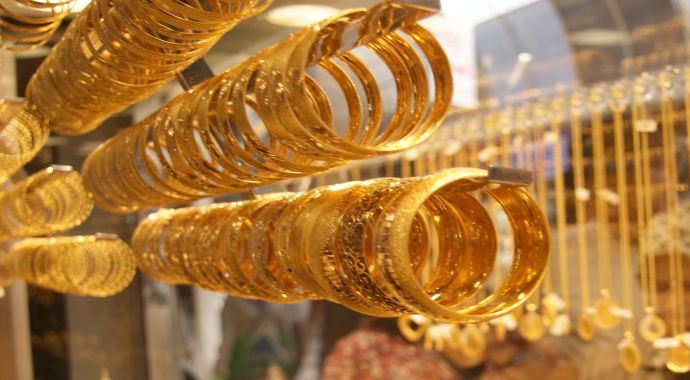 Altın aldı başını gidiyor