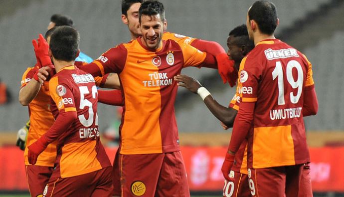 Cimbom güle oynaya turladı