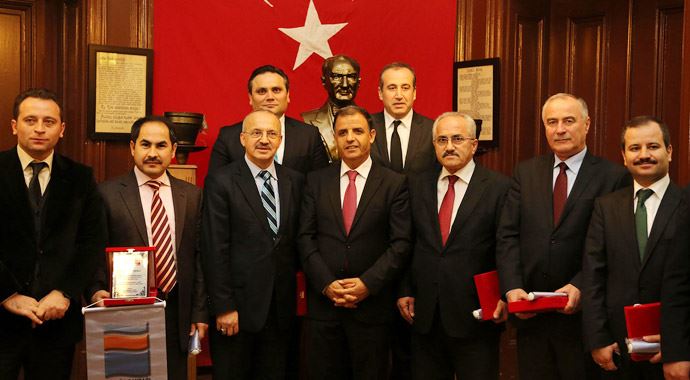 İhlas Koleji'ne Kültür Bayrağı İhlas Koleji'ne Kültür Bayrağı