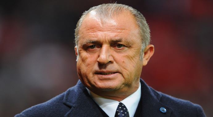 Fatih Terim'i ödüllendirdiler Fatih Terim'i ödüllendirdiler