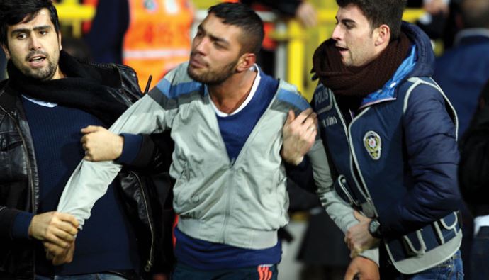 Kasımpaşa tribünü karıştı Kasımpaşa tribünü karıştı