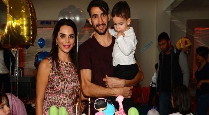 Fenerbahçeli Mehmet Topal'ın mutlu günü Fenerbahçeli Mehmet Topal'ın mutlu günü