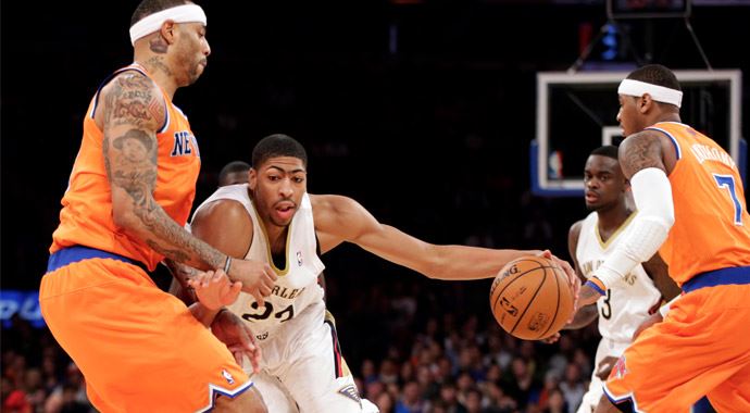 NBA'de blok kralı Davis'in eli kırıldı NBA'de blok kralı Davis'in eli kırıldı
