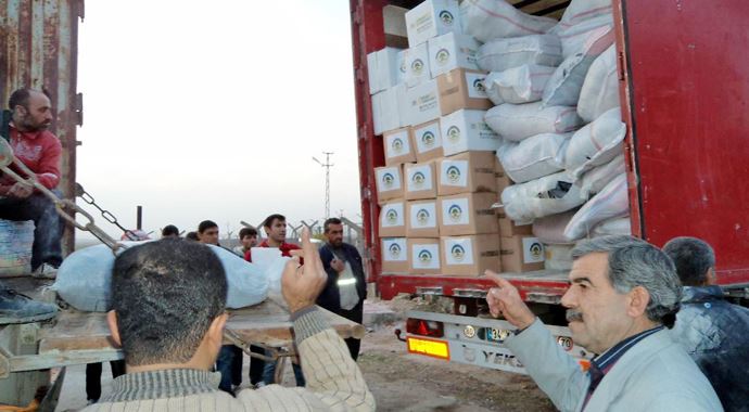 Gaziantep, Suriye&#039;ye insani yardım malzemesi gönderildi