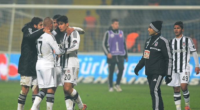 Beşiktaş cephesinde gergin dakikalar Beşiktaş cephesinde gergin dakikalar