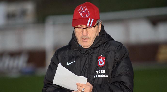 Mustafa Akçay, 'Oyuncularımı kutluyorum, Colman hariç' Mustafa Akçay, 'Oyuncularımı kutluyorum, Colman hariç'