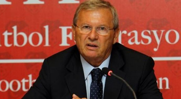 MHK Başkanı'na şok protesto... Vicdanen rahat mısınız? MHK Başkanı'na şok protesto... Vicdanen rahat mısınız?