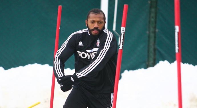 Gözler Fernandes'in üzerinde... İdmana çıktı mı? İşte son durum Gözler Fernandes'in üzerinde... İdmana çıktı mı? İşte son durum