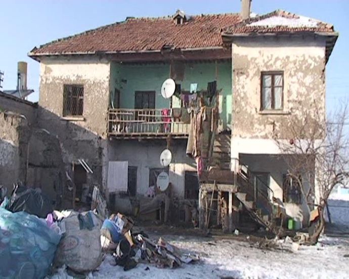 40 günlük Ayaz bebek, camı kırık odada zatüreden öldü