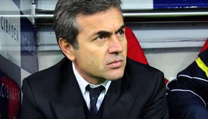 Aykut Kocaman Premier Lig'e mi gidiyor? Aykut Kocaman Premier Lig'e mi gidiyor?