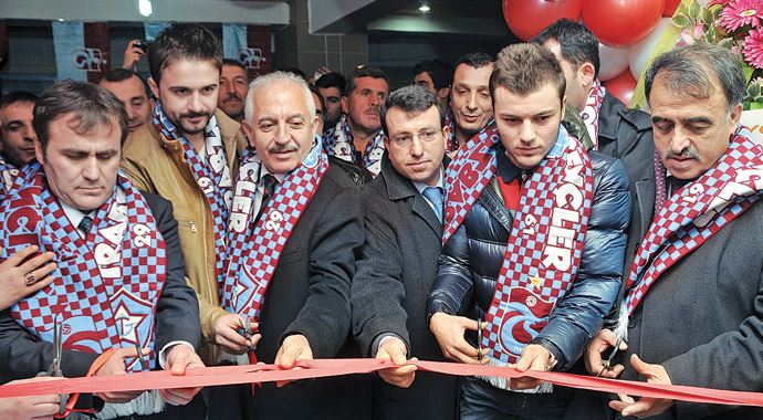 Onur Kıvrak'ı 30 milyon euroya bile vermeyiz Onur Kıvrak'ı 30 milyon euroya bile vermeyiz
