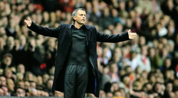 Mourinho'dan Galatasaray'a son darbe Mourinho'dan Galatasaray'a son darbe