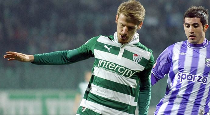 Serdar Aziz Galatasaray'a, Serdar Kesimal Bursa'ya Serdar Aziz Galatasaray'a, Serdar Kesimal Bursa'ya