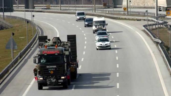 Suriye sınırında önlemler arttı, askeri sevkiyat yapıldı