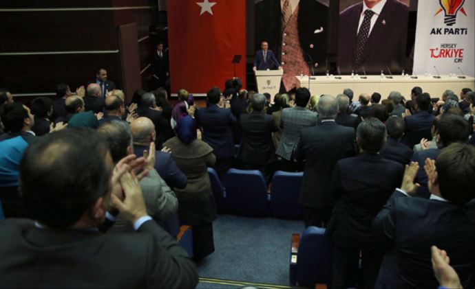 Başbakan Erdoğan dakikalarca ayakta alkışlandı Başbakan Erdoğan dakikalarca ayakta alkışlandı
