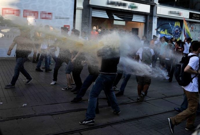 Gezi iddianamesinden: 'Camide içki kutuları bulundu' Gezi iddianamesinden: 'Camide içki kutuları bulundu'