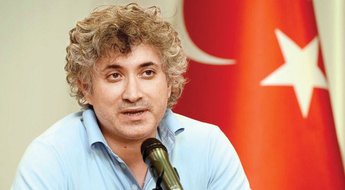'Yüz nakillerini yakışıklı olsun diye yapmıyoruz'