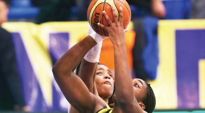 Fener apolet söktü: 79-67 Fener apolet söktü: 79-67