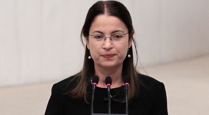 Yeni bakanın eşi bakın kim çıktı?