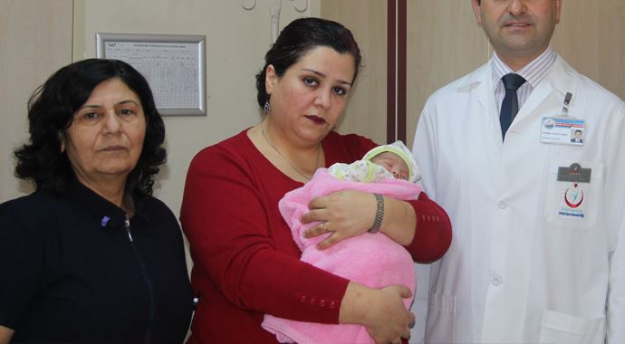 1 Haftalık bebeği cami tuvaletine bıraktılar 1 Haftalık bebeği cami tuvaletine bıraktılar