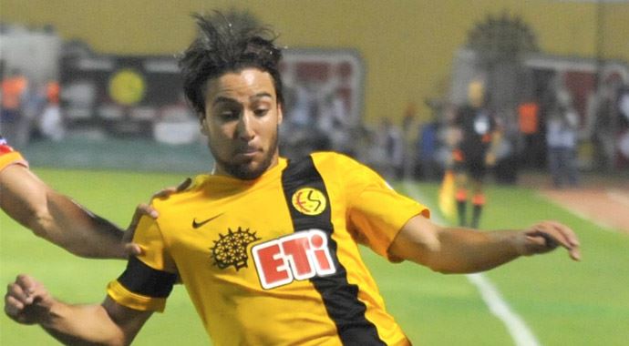 'Tarık Çamdal, Eskişehirspor'u kafasından silmiş değil' 'Tarık Çamdal, Eskişehirspor'u kafasından silmiş değil'