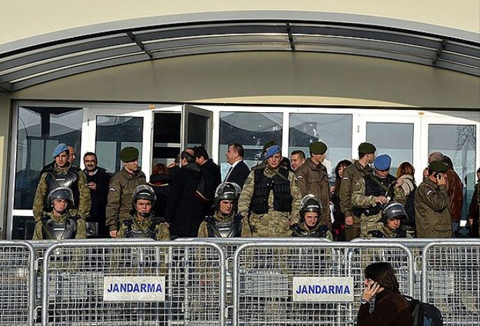 Avukatların yargılandığı davada 4 tahliye