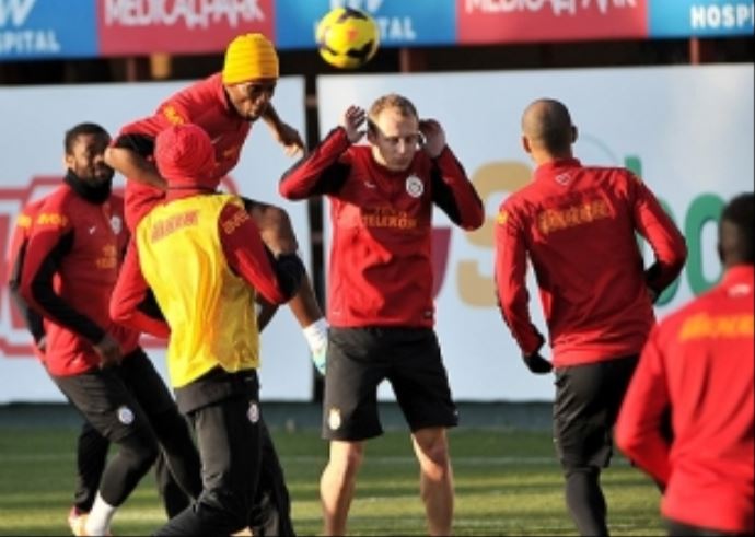 Galatasaray'da Melo sevinci Galatasaray'da Melo sevinci