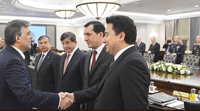 Yeni kabineyle ilk MGK'da operasyonda konuşuldu Yeni kabineyle ilk MGK'da operasyonda konuşuldu