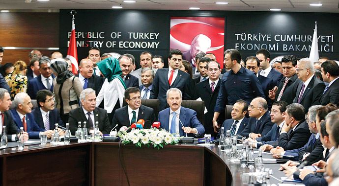 Devir teslim törenlerinde birlik mesajı