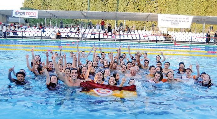 Cimbom'un kupası Fener'e Cimbom'un kupası Fener'e
