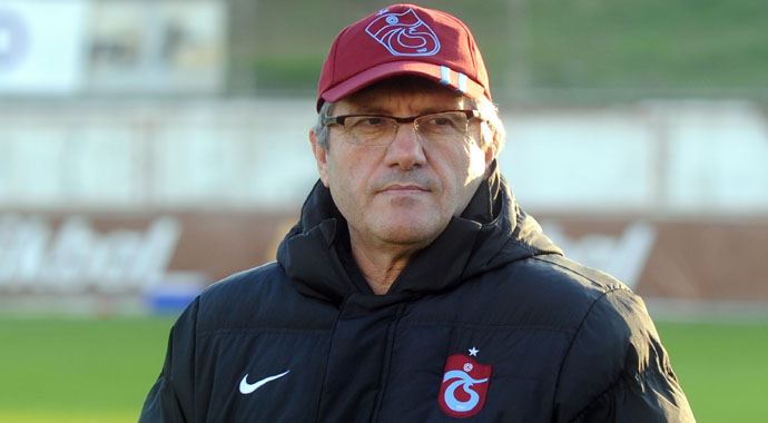 Mustafa Akçay'a tam destek Mustafa Akçay'a tam destek