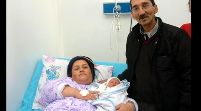Hayatını riske atıp anne oldu Hayatını riske atıp anne oldu
