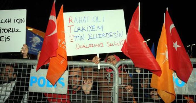 Başbakan Erdoğan karşılama CANLI, Atatürk Havalimanı Başbakan Erdoğan karşılama CANLI, Atatürk Havalimanı