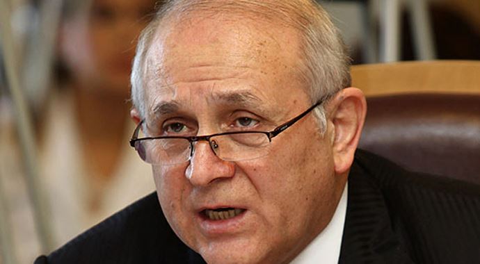 Burhan Kuzu: 'Yedi düvelle boğuşuyoruz' Burhan Kuzu: 'Yedi düvelle boğuşuyoruz'