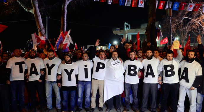 Başbakan Erdoğan, Üsküdar'da halka seslendi Başbakan Erdoğan, Üsküdar'da halka seslendi