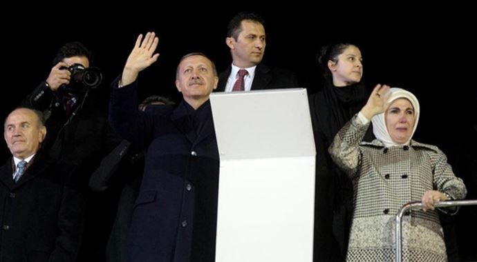 Emine Erdoğan gözyaşlarına boğuldu