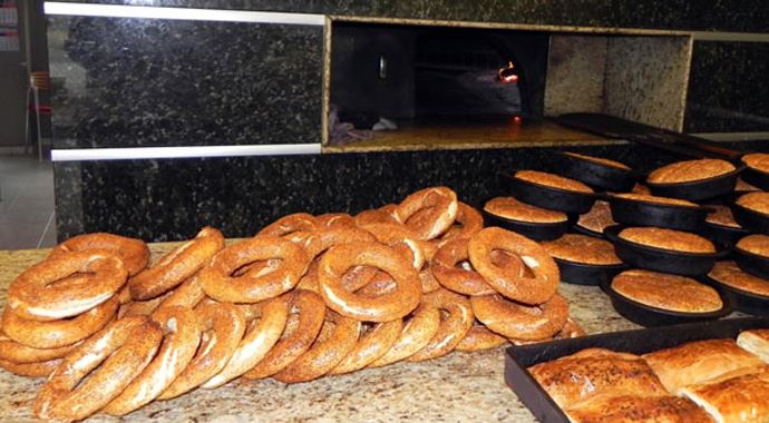 Simitçilerin 1 TL inadı Simitçilerin 1 TL inadı