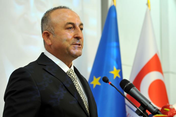 Bakan Çavuşoğlu&#039;ndan Füle&#039;ye: Peşin hükümden kaçının