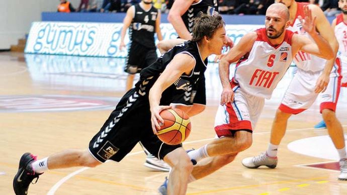 Olaylı maç, son saniye basketiyle TOFAŞ'ın Olaylı maç, son saniye basketiyle TOFAŞ'ın