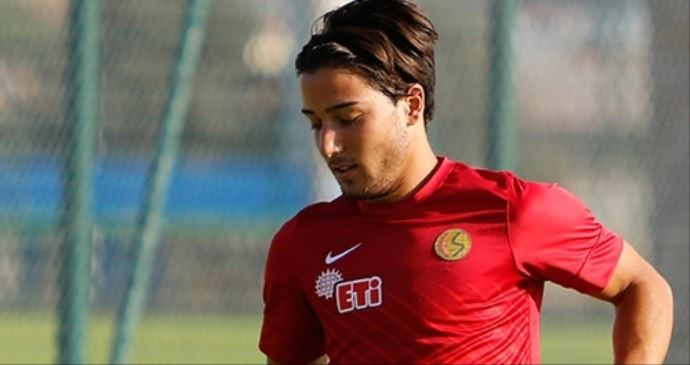 Tarık Çamdal Kartal'a yakın Tarık Çamdal Kartal'a yakın
