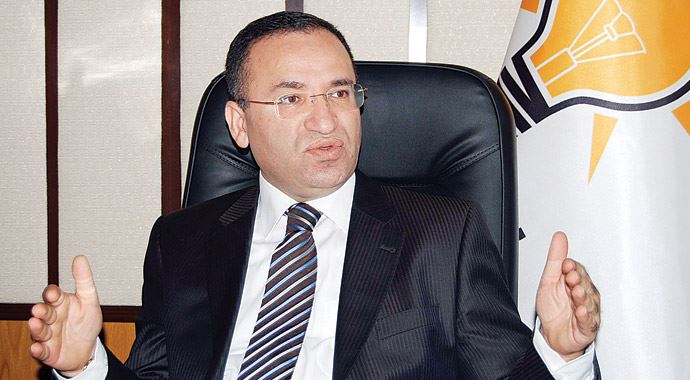 Bekir Bozdağ: 'Dalgayı durdurdu' iddiası iftiradır Bekir Bozdağ: 'Dalgayı durdurdu' iddiası iftiradır