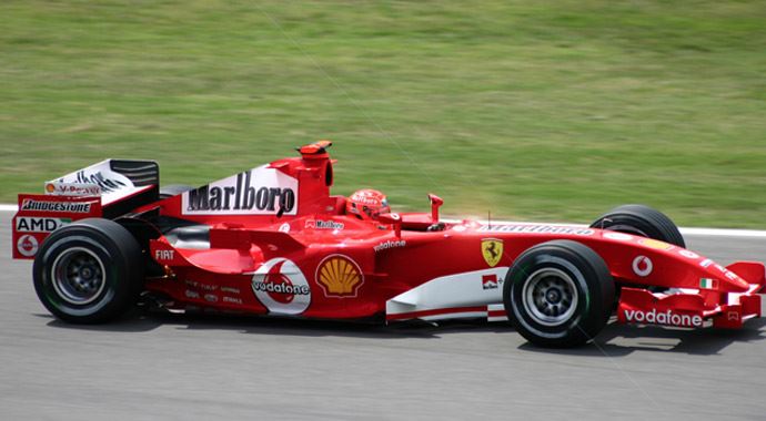 Formula 1&#039;in efsanesi Fransa&#039;da kaza geçirdi