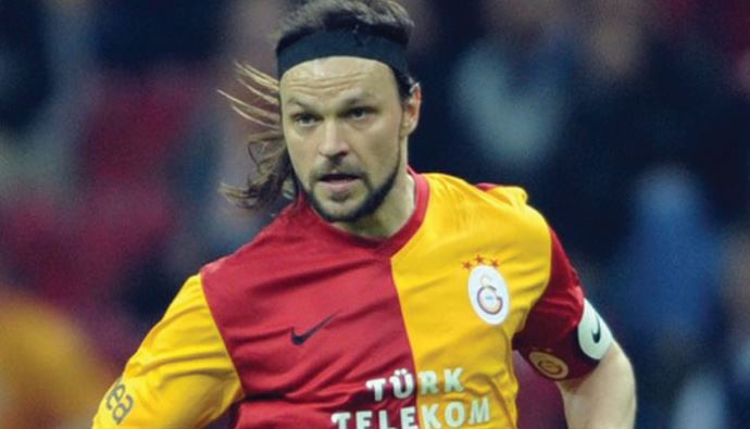 Büyük Şef Ujfa futbolu bıraktı Büyük Şef Ujfa futbolu bıraktı