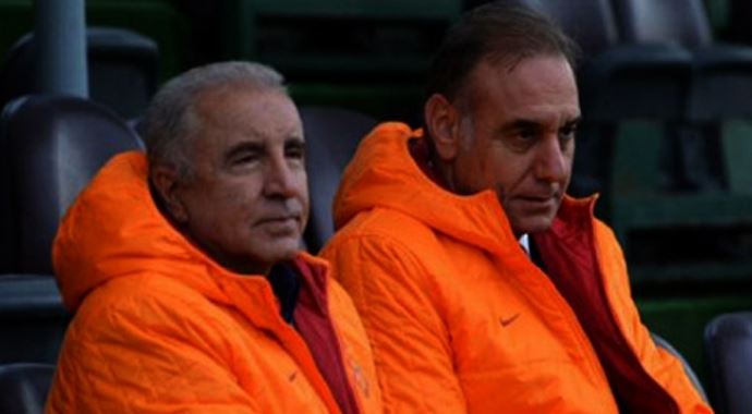 Galatasaray'da para krizi yaşanıyor Galatasaray'da para krizi yaşanıyor