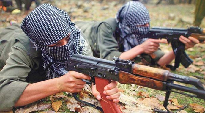 Teröristler askeri karakola taciz ateşi açtı