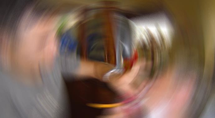 Berberde makaslı sıra kavgası kanlı bitti