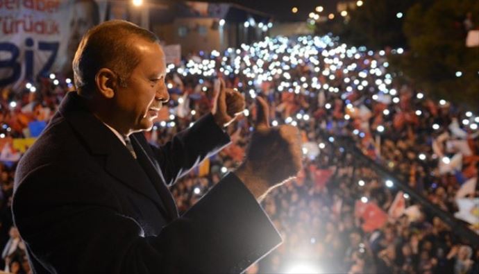 Başbakan Erdoğan&#039;a İzmir&#039;de müthiş karşılama