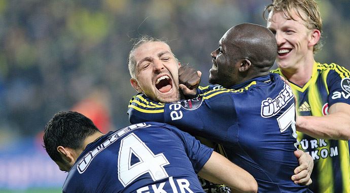 Fenerbahçe'nin ara karne notu '5 pekiyi' Fenerbahçe'nin ara karne notu '5 pekiyi'